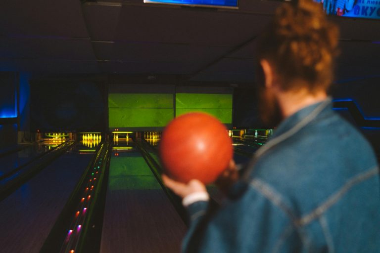 Singles Bowling in White City