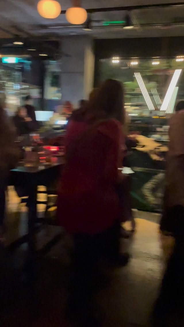 You know why we know it works? 
Because 85% of our guests are new — and we keep hearing amazing success stories from those who came before. More to share soon… ❤️
Next up: Friday, 31st October — a brand-new format for those in The City ready to end the week on a high (and maybe in love). 💫
#ItsADate #SinglesPartyLondon #DatingEvents #LondonSingles #MeetNewPeople #RealConnections #SinglesEvent #LoveInTheCity #FridayVibes